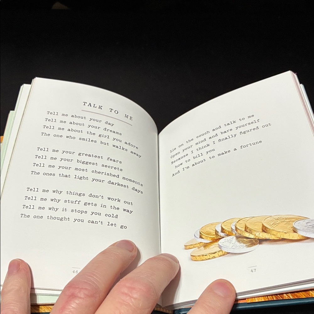 Chronicle Books - Cat Poetry with Orange and White Cover - Picture 5 of 7